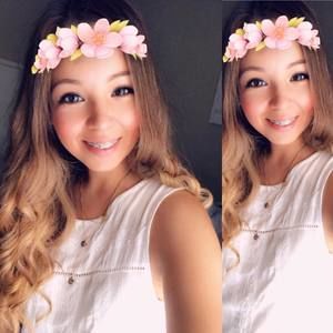 Meet your Posher, Yoli